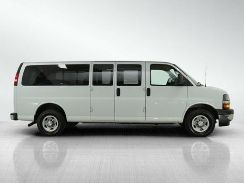 2022 Chevrolet Express 3500 LT