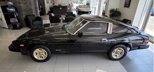 Photo 2 of 22 of 1981 Datsun 280ZX 280ZX 5 SPEED MANUAL