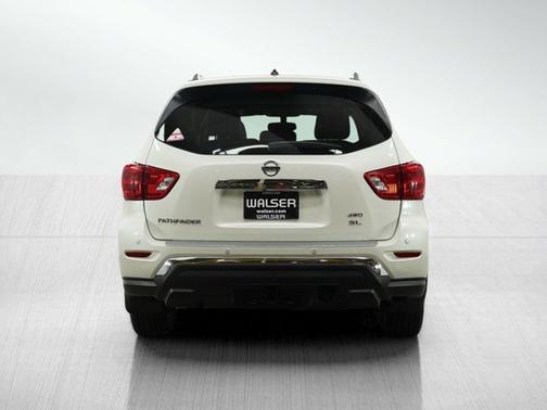 2017 Nissan Pathfinder SL
