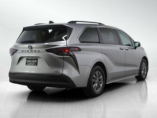 2023 Toyota Sienna XLE