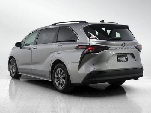2023 Toyota Sienna XLE
