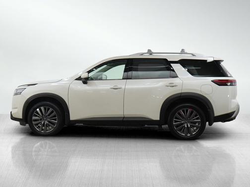 Pearl White Tricoat 2023 Nissan Pathfinder SL