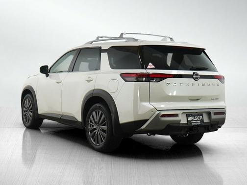 Pearl White Tricoat 2023 Nissan Pathfinder SL