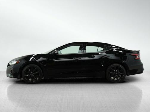 2023 Nissan Maxima SR