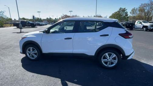 2023 Nissan Kicks S