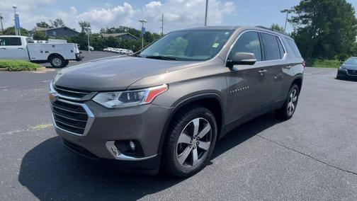 Stone Gray Metallic 2020 Chevrolet Traverse LT Leather
