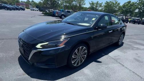 Super Black 2023 Nissan Altima 2.5 SL