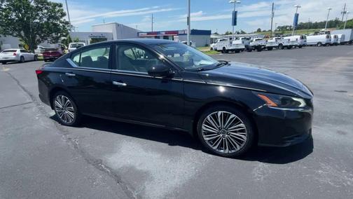 Super Black 2023 Nissan Altima 2.5 SL