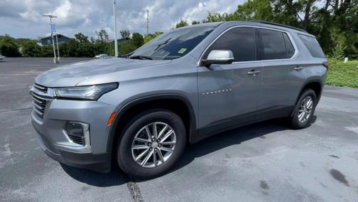 Sterling Gray Metallic 2023 Chevrolet Traverse LT Leather