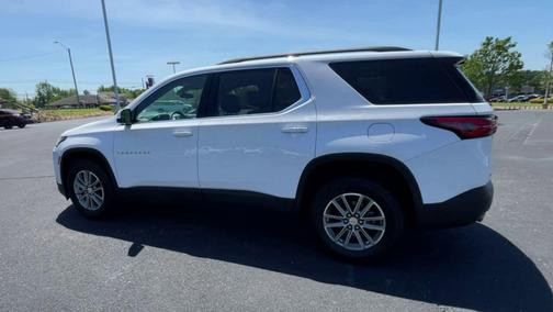 Summit White 2023 Chevrolet Traverse LT Cloth