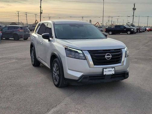 2024 Nissan Pathfinder S FWD