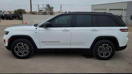 2022 Jeep Grand Cherokee 4xe Trailhawk