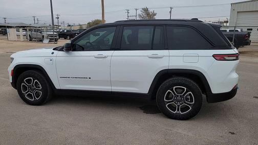 2022 Jeep Grand Cherokee 4xe Trailhawk