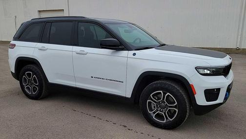 2022 Jeep Grand Cherokee 4xe Trailhawk
