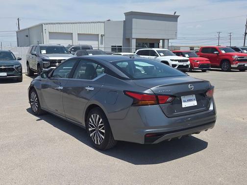 Gun Metallic 2025 Nissan Altima SV FWD