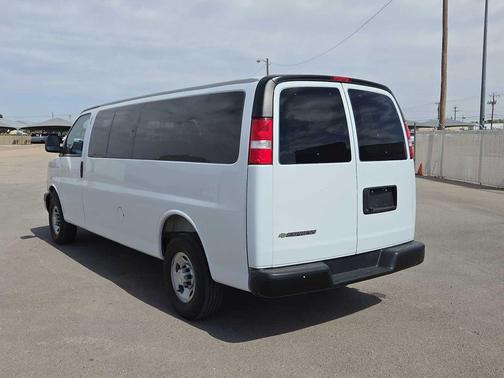 Summit White 2025 Chevrolet Express 3500 RWD 3500 Extended Wheelbase LS