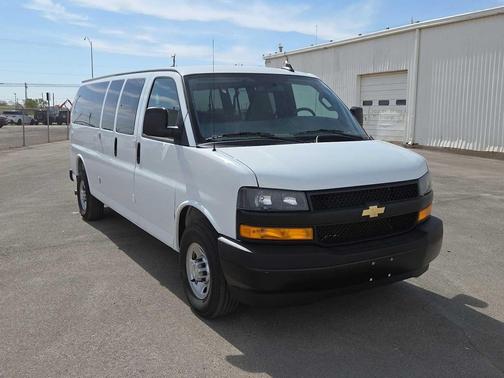Summit White 2025 Chevrolet Express 3500 RWD 3500 Extended Wheelbase LS