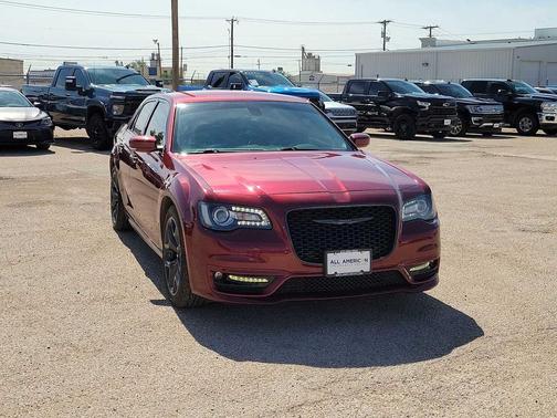 Velvet Red Pearlcoat 2022 Chrysler 300 Touring