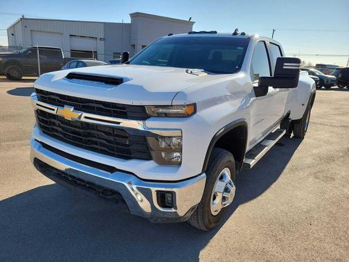 2025 Chevrolet Silverado 3500 LT