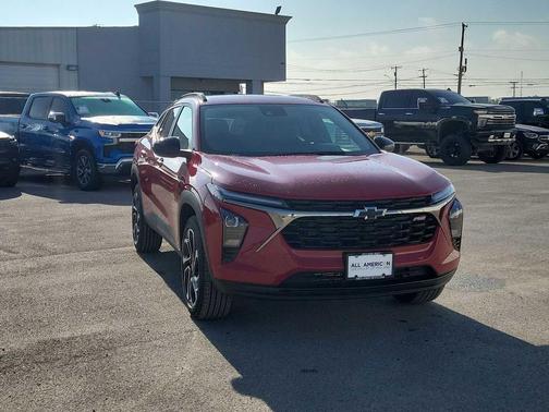 Apex Red 2026 Chevrolet Trax FWD 2RS