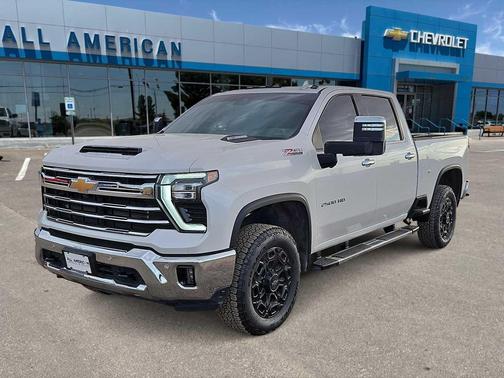 Iridescent Pearl Tricoat 2024 Chevrolet Silverado 2500 LTZ