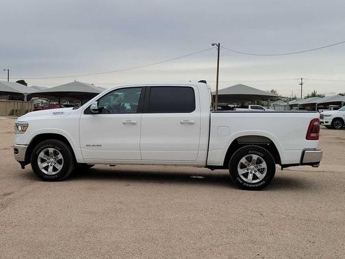 Bright White Clearcoat 2022 RAM 1500 Laramie