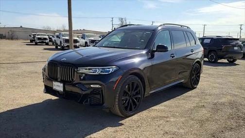 2022 BMW X7 M50i