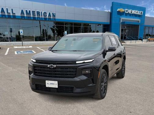 Mosaic Black Metallic 2026 Chevrolet Traverse LT