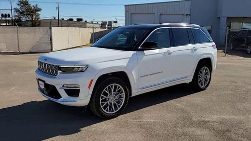 2022 Jeep Grand Cherokee Summit