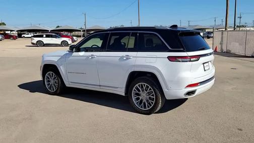 2022 Jeep Grand Cherokee Summit