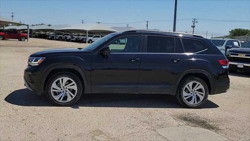 Deep Black Pearl 2022 Volkswagen Atlas 3.6L SE w/Technology