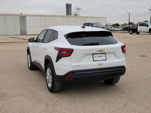 Summit White 2024 Chevrolet Trax LS