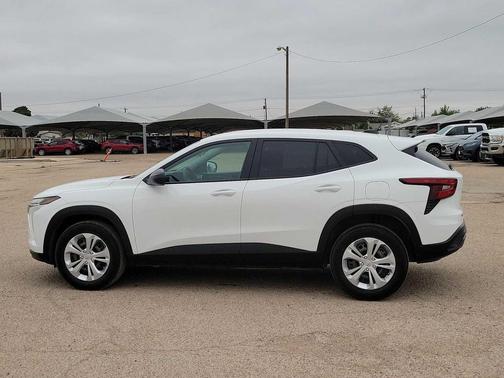 Summit White 2024 Chevrolet Trax LS