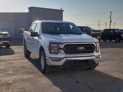 OXFORD WHITE 2023 Ford F-150 XLT