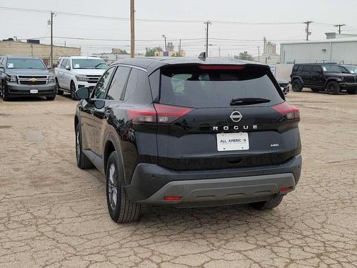 Super Black 2023 Nissan Rogue S