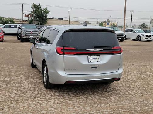 Silver Mist Clearcoat 2023 Chrysler Pacifica Touring L