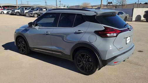 2022 Nissan Kicks SR