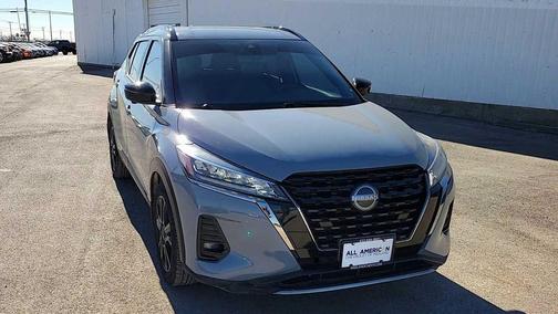 2022 Nissan Kicks SR