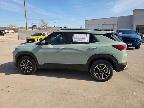 Cacti Green 2026 Chevrolet Trailblazer LT