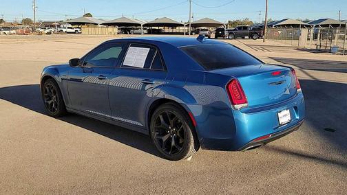 2021 Chrysler 300 Touring