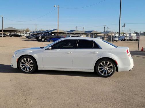 2019 Chrysler 300 Touring