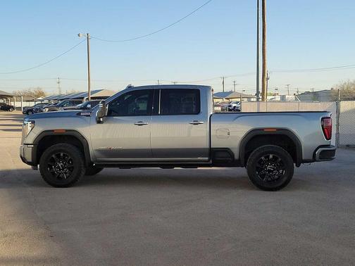 2024 GMC Sierra 2500 AT4