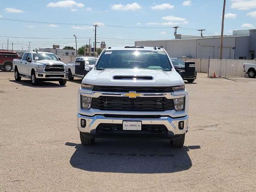Summit White 2026 Chevrolet Silverado 3500 LT