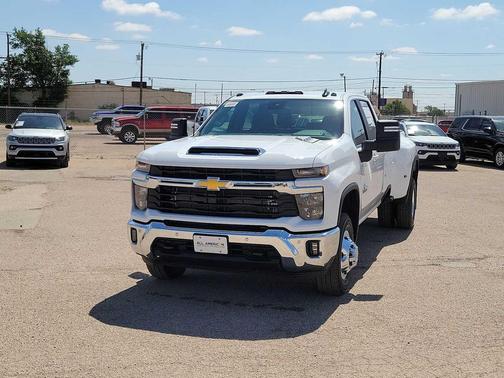 Summit White 2026 Chevrolet Silverado 3500 LT