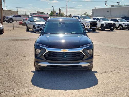 Mosaic Black Metallic 2025 Chevrolet Trailblazer LT