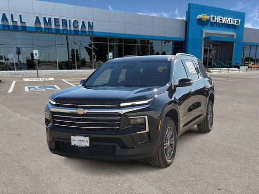 Mosaic Black Metallic 2026 Chevrolet Traverse LT