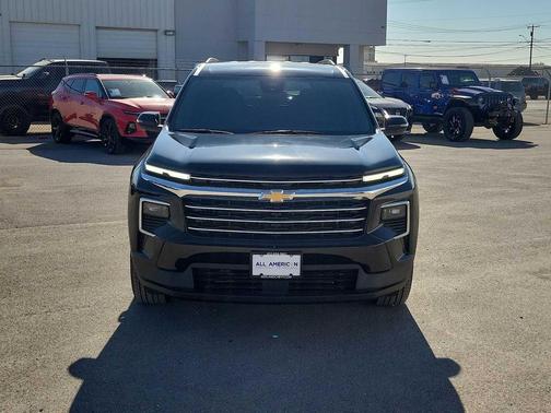 Mosaic Black Metallic 2026 Chevrolet Traverse LT