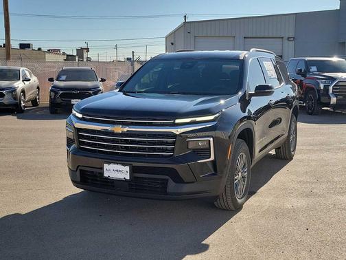 Mosaic Black Metallic 2026 Chevrolet Traverse LT