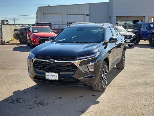 Mosaic Black Metallic 2026 Chevrolet Trax FWD 2RS