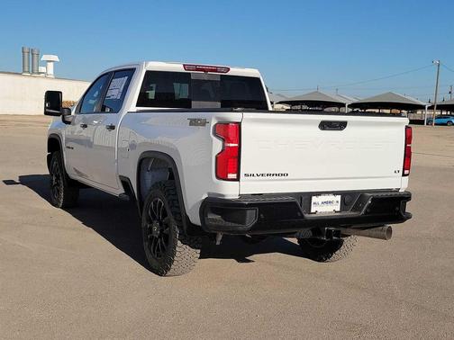 Summit White 2026 Chevrolet Silverado 2500 LT